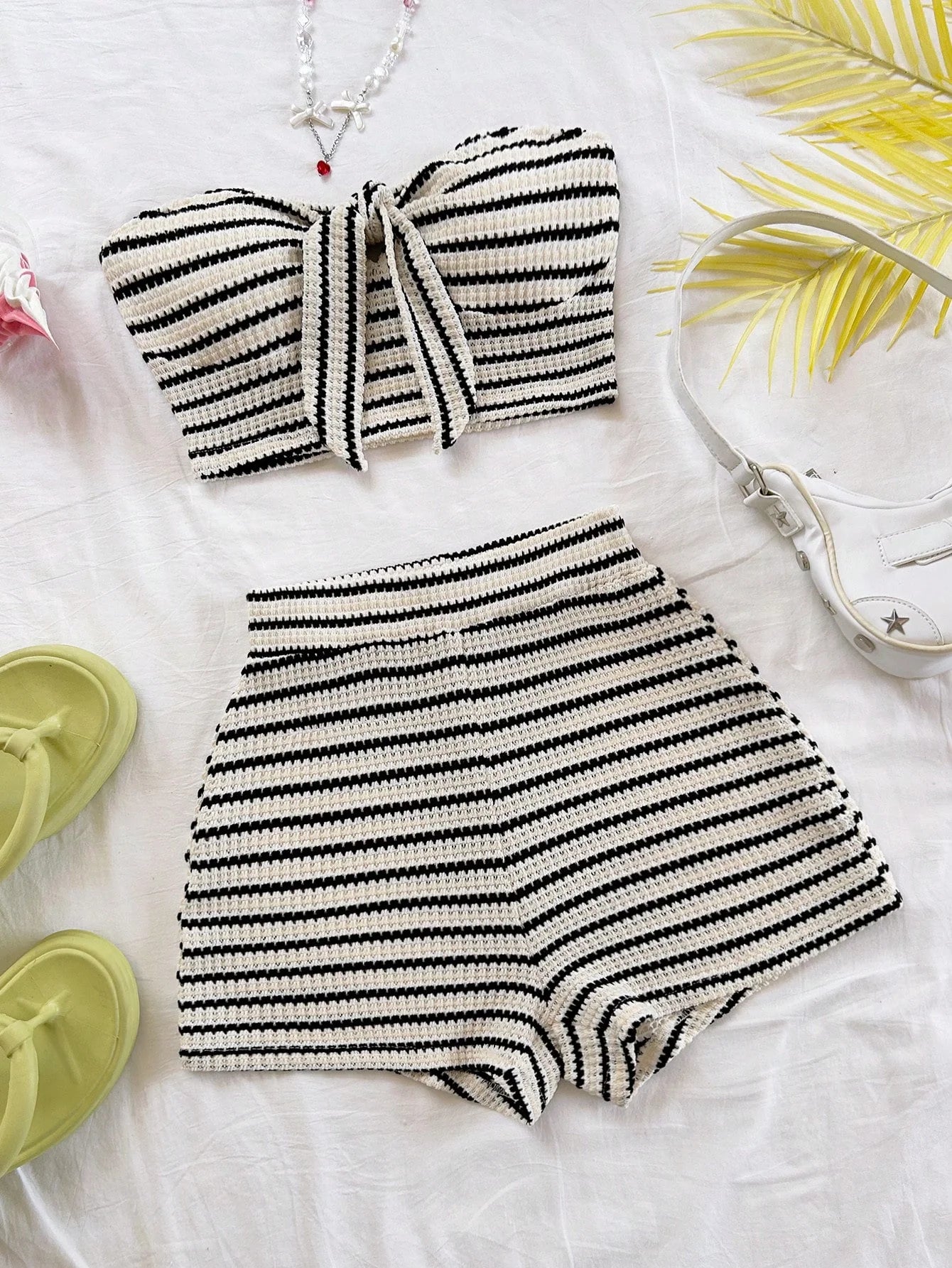 Women's Elegant 2-Piece Fashion Striped Set with Butterfly Detail Top and High-Waisted Shorts, Perfect for Holiday, Date, Aftern Solmar